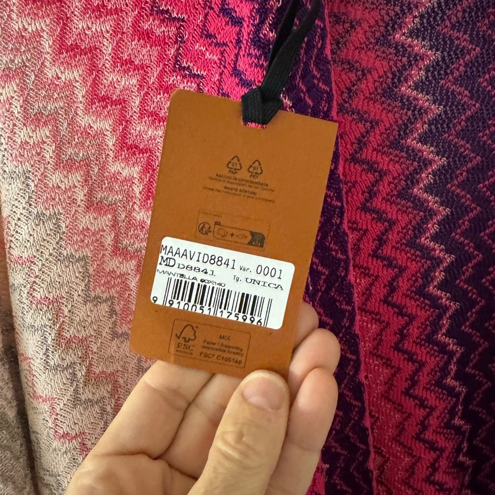 Missoni Fringed Cape (Shawl). - Picture 4 of 10